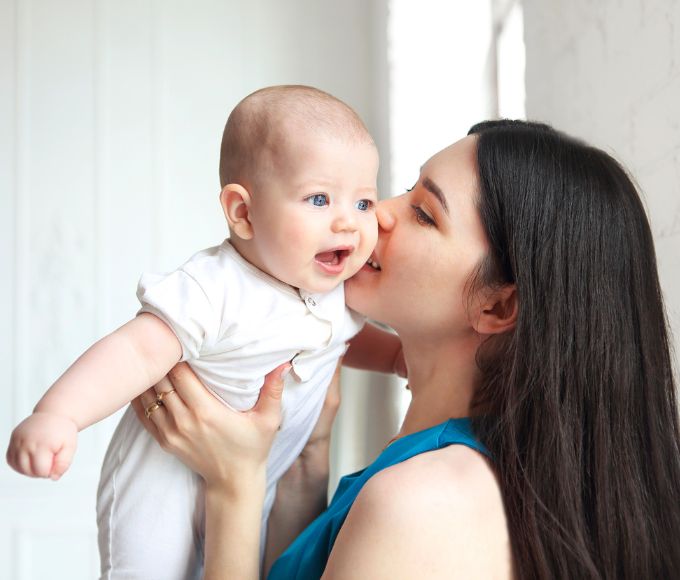 Trẻ 4 Tháng Tuổi Đã Bế Ngồi Được Chưa (1)